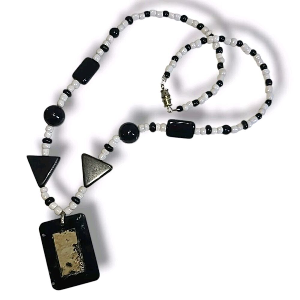 Vintage Black & White Beaded Stone Pendant Necklace 18"